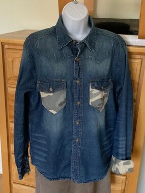 Repair men’s denim shirt, size medium, colour blue
